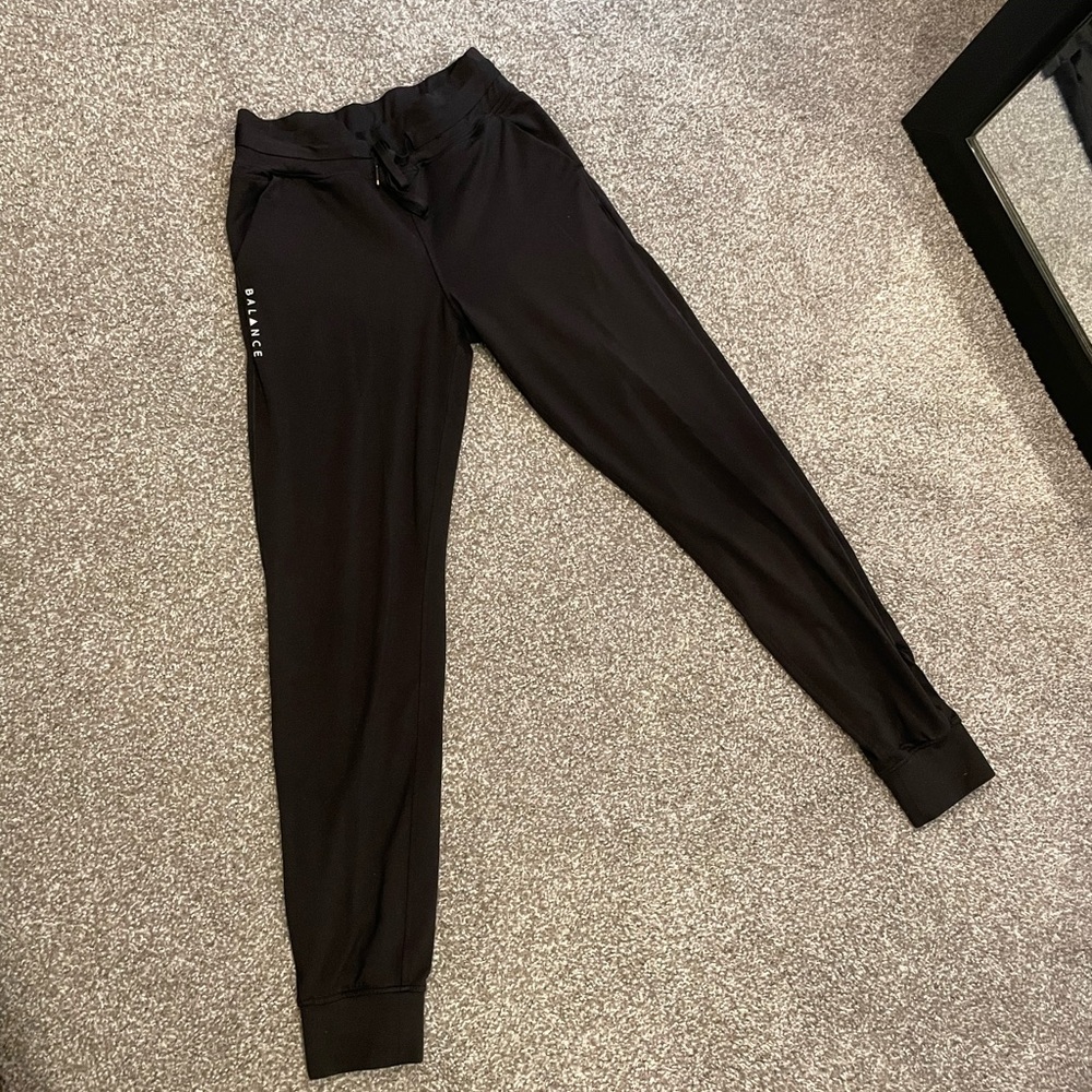 Balance Athletica- The Women’s Select Joggers in Midnight (black)